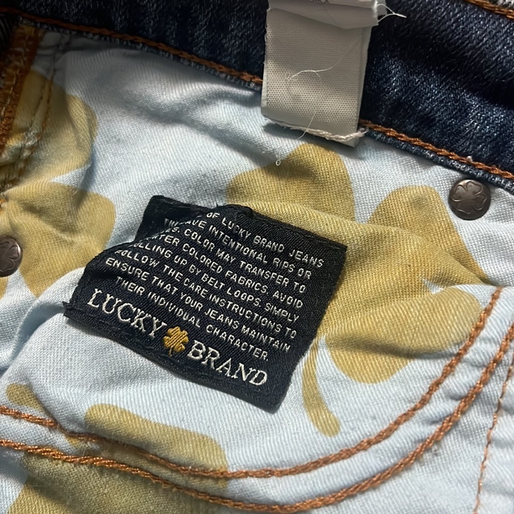Lucky Jeans - Picture 6 of 7